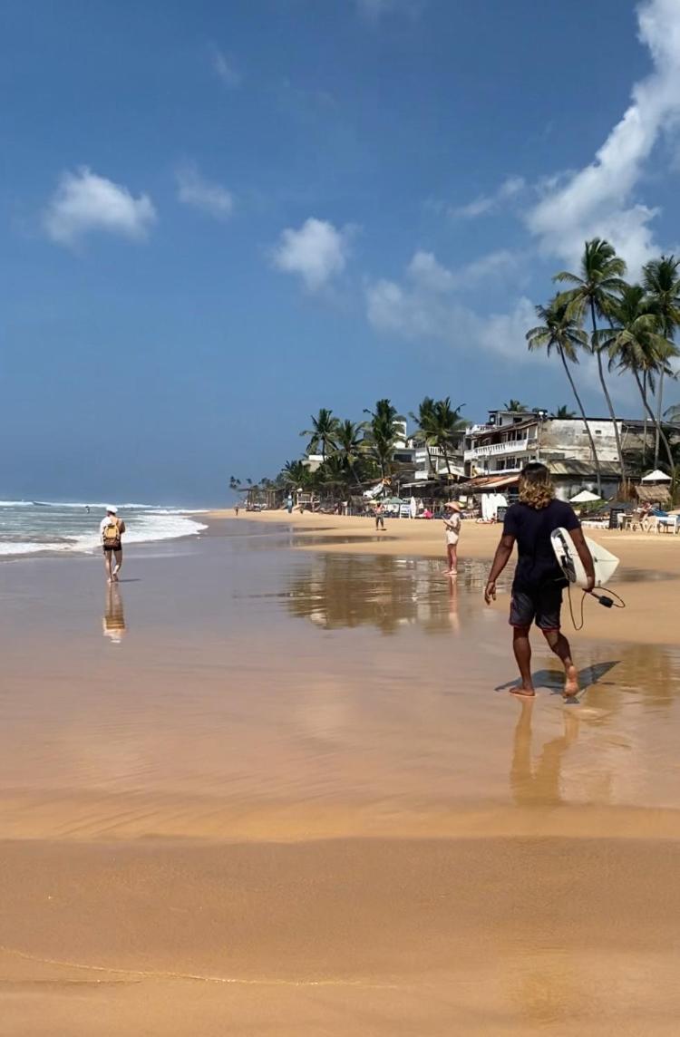 Long Beach Guest House Хиккадува Экстерьер фото