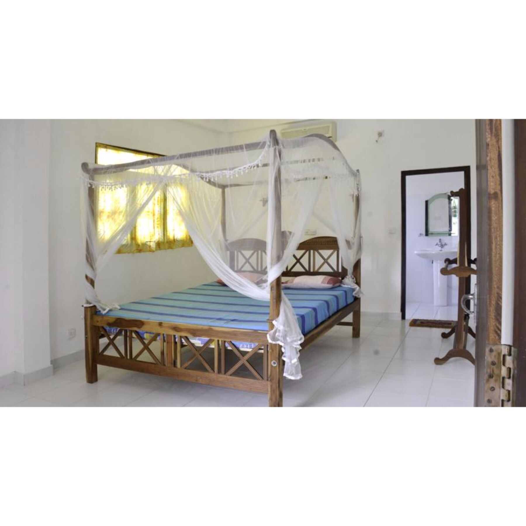 Long Beach Guest House Хиккадува Экстерьер фото