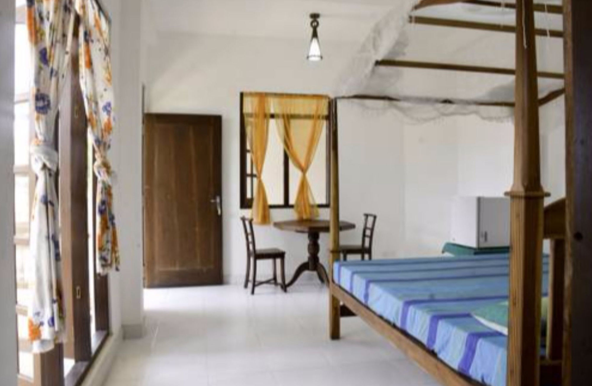 Long Beach Guest House Хиккадува Экстерьер фото