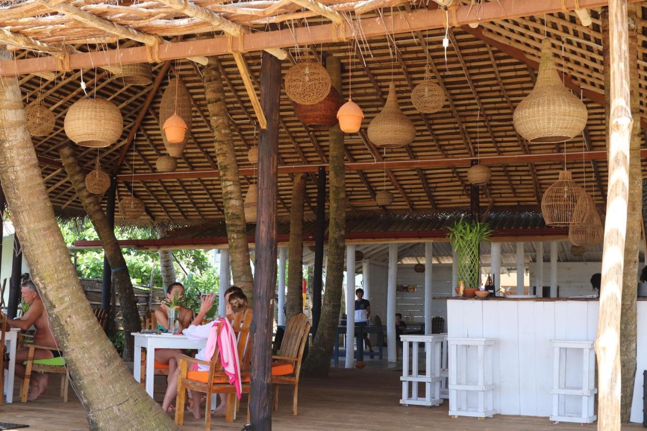 Long Beach Guest House Хиккадува Экстерьер фото