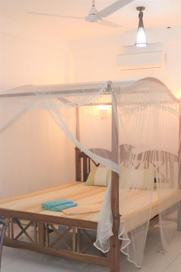 Long Beach Guest House Хиккадува Экстерьер фото