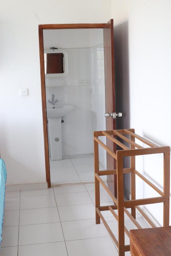 Long Beach Guest House Хиккадува Экстерьер фото