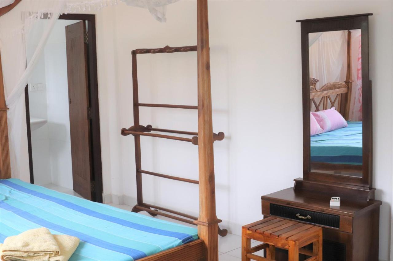Long Beach Guest House Хиккадува Экстерьер фото